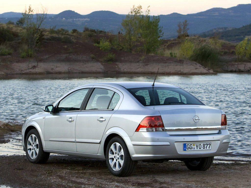 Opel Astra Family Sedan